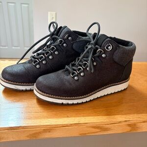 White Mountain Black Lace Up Boots Size 7M  Rarely Worn